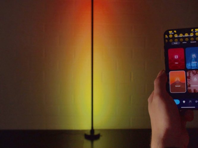 Eurolite LED barevná stojací lampa 148 cm, RGB/WW, WiFi