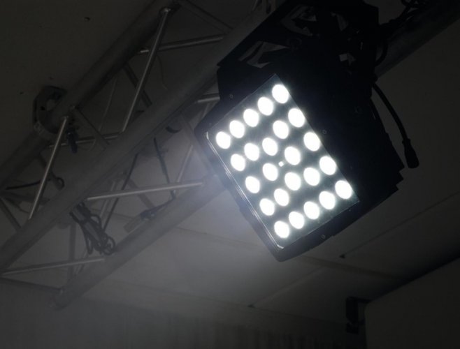 Eurolite LED reflektor 24x8W QCL IP65, DMX