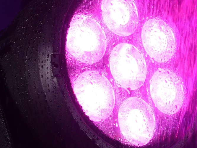 EUROLITE LED IP PAR 7x15W RGBL bodové světlo