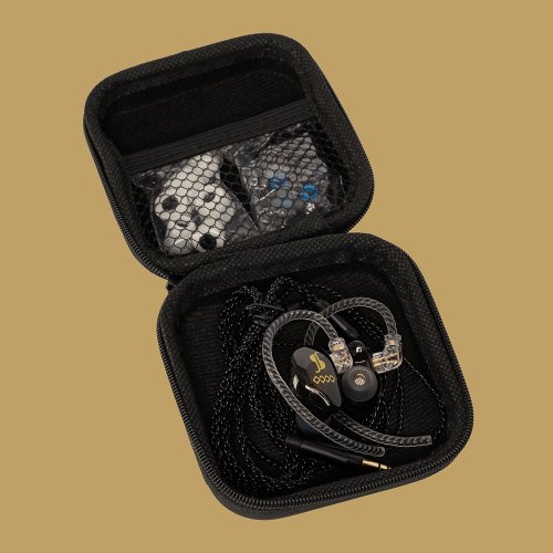 Stagg SPM-435 GD, 4-driver in-ear sluchátka, zlatá