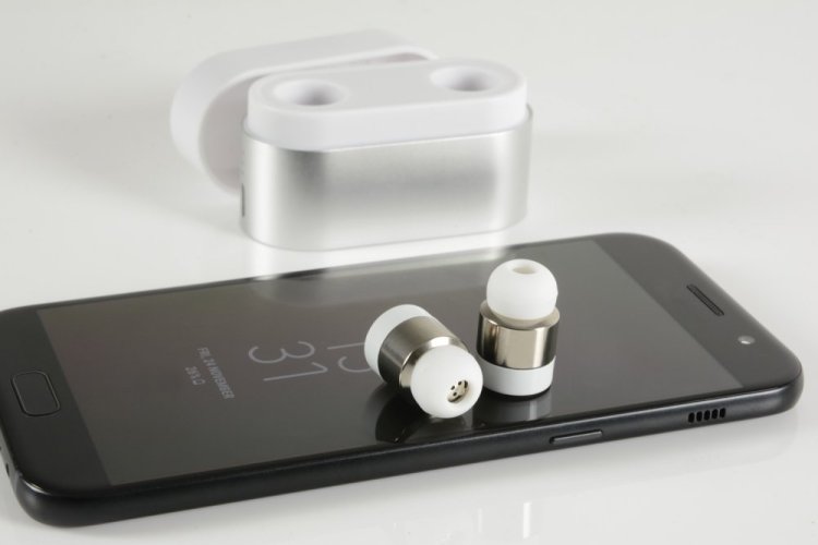 AV:link TWE-1 bezdrátová Bluetooth sluchátka s nabíjecí stanicí