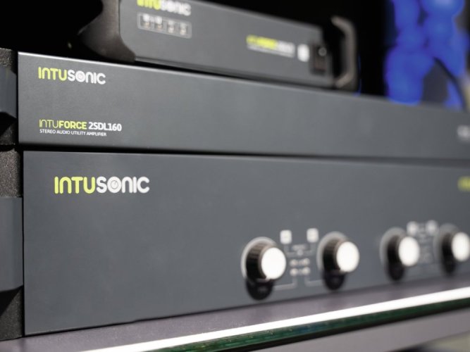 INTUSONIC INTUFORCE 2SDL160, zesilovač třídy-D 2x 150W