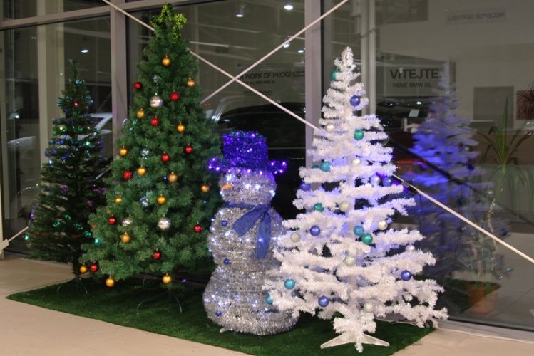 Umělý vánoční stromek UV bílý, 240 cm - použito (83500188)