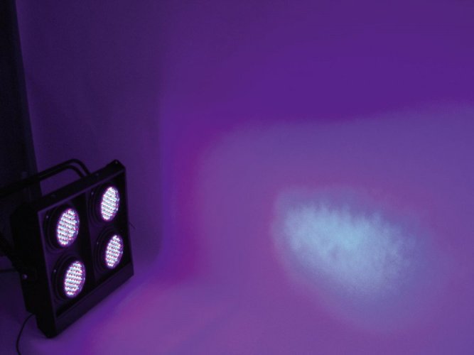 Audience Blinder 4 LED RGB, Black - použito (42103472)