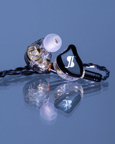 Stagg SPM-PRO BK, 3-driver in-ear sluchátka, černá