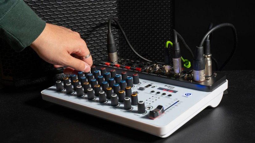 Citronic Q-PAD-8, mixážní pult USB/BT