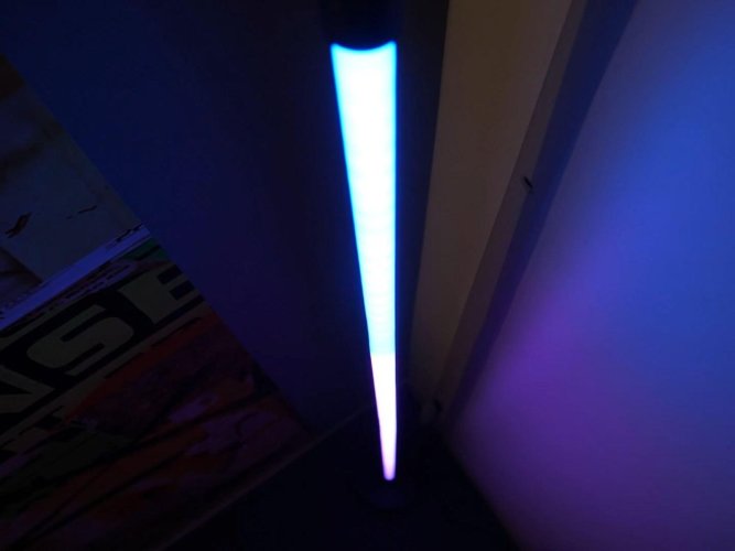 Eurolite LED barevná stojací lampa 148 cm, RGB/WW, WiFi