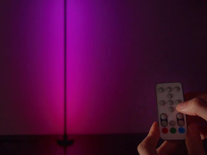 Eurolite LED barevná stojací lampa 148 cm, RGB/WW, WiFi