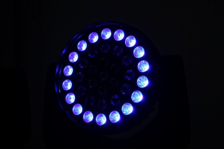 Muvik LED Moving Head 37x 9W Cree RGB - použito (A3005062)
