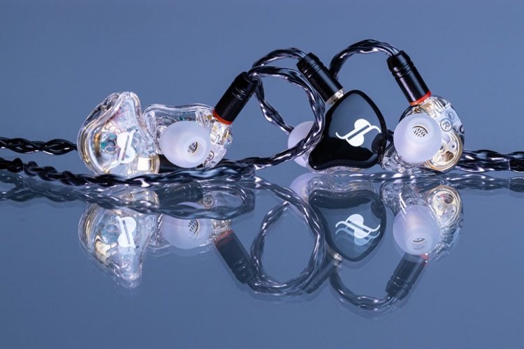Stagg SPM-PRO BK, 3-driver in-ear sluchátka, černá