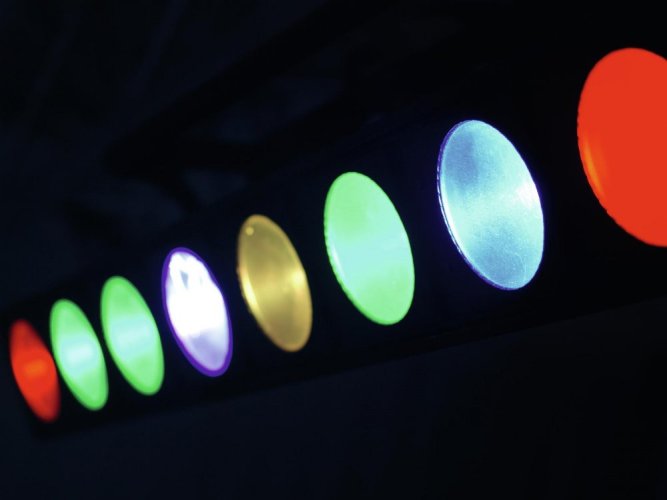 Eurolite LED PMB-8 COB RGB 30W bar - použito (51930286)