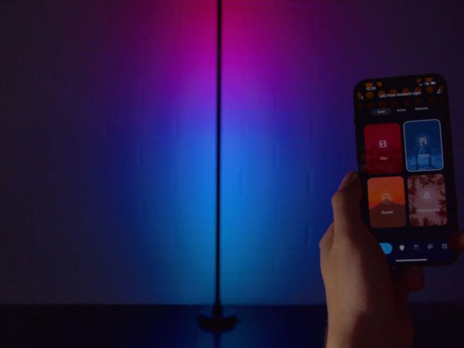 Eurolite LED barevná stojací lampa 148 cm, RGB/WW, WiFi