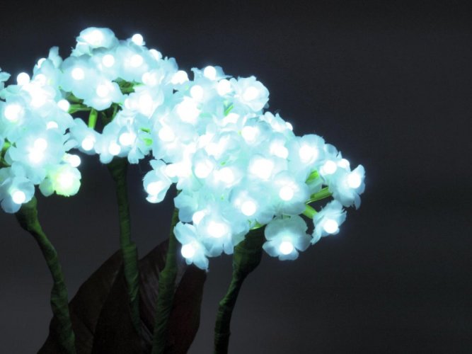 Hortenzie s květy, bílé, 100 LED diod, 80 cm