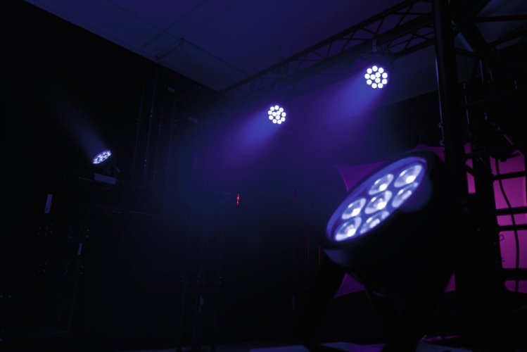Eurolite LED 4C-7 Silent Slim reflektor, 7x 8W QCL LED, DMX
